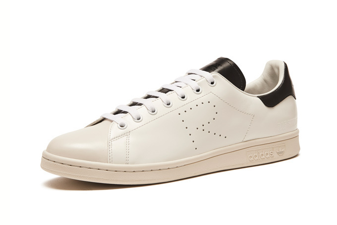 アディダス バイ ラフ・シモンズ17年秋冬、新作スニーカー「デトロイト