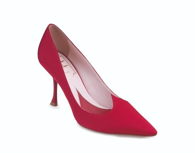 ロジェ ヴィヴィエの新作「アイラブ ヴィヴィエ」履くたび“愛”を感じる