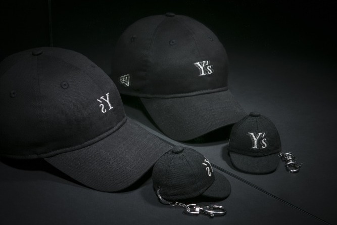 Y's×ニューエラ限定モデル、反転ロゴのキャップ＆キーホルダー
