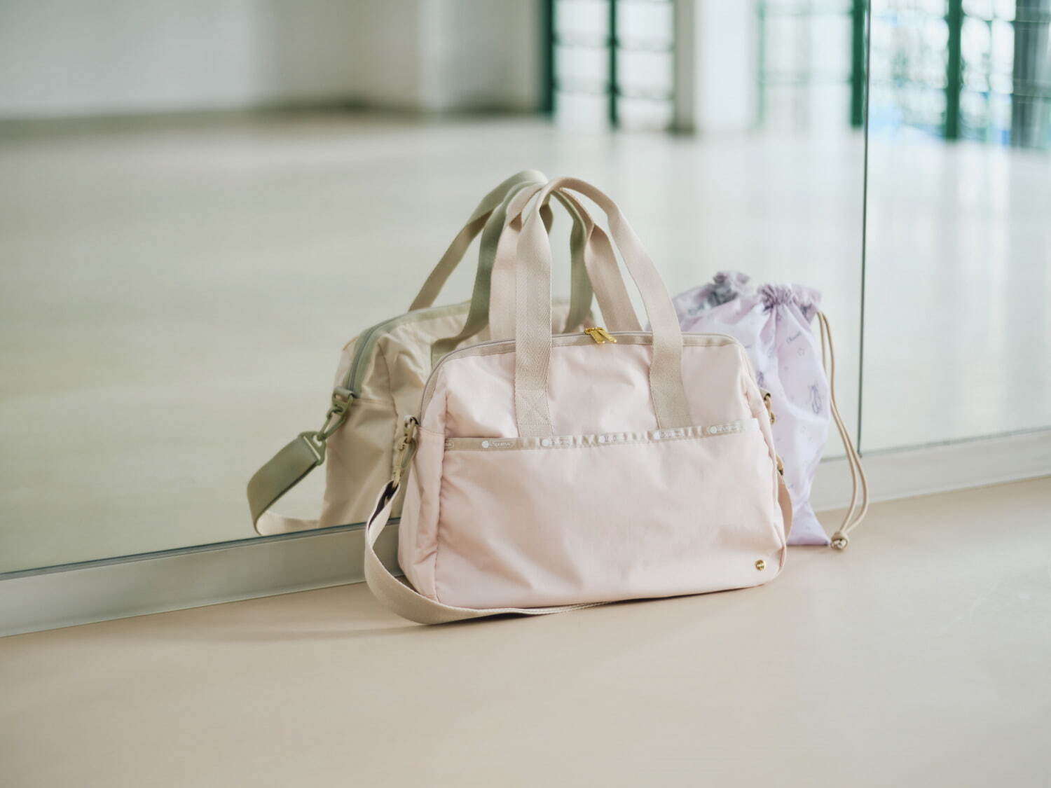 レスポートサック×チャコット“バレエモチーフ”のバッグ＆ポーチ、トゥ