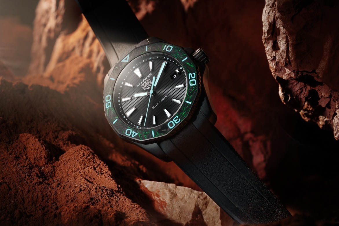タグ・ホイヤー初ソーラー駆動型腕時計「アクアレーサー