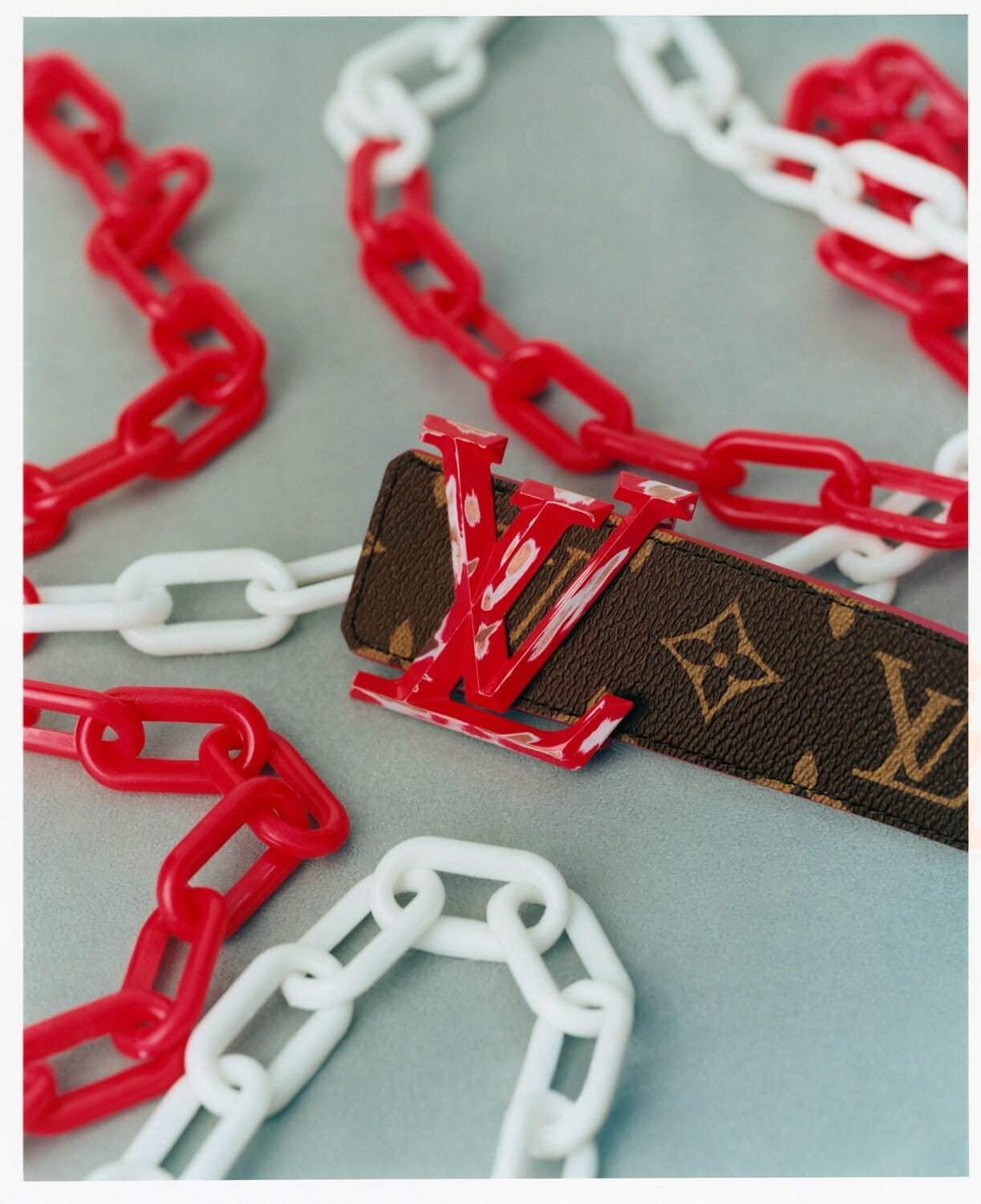 ルイ・ヴィトン“世界の都市”を配したカラフルメンズベルト、LV