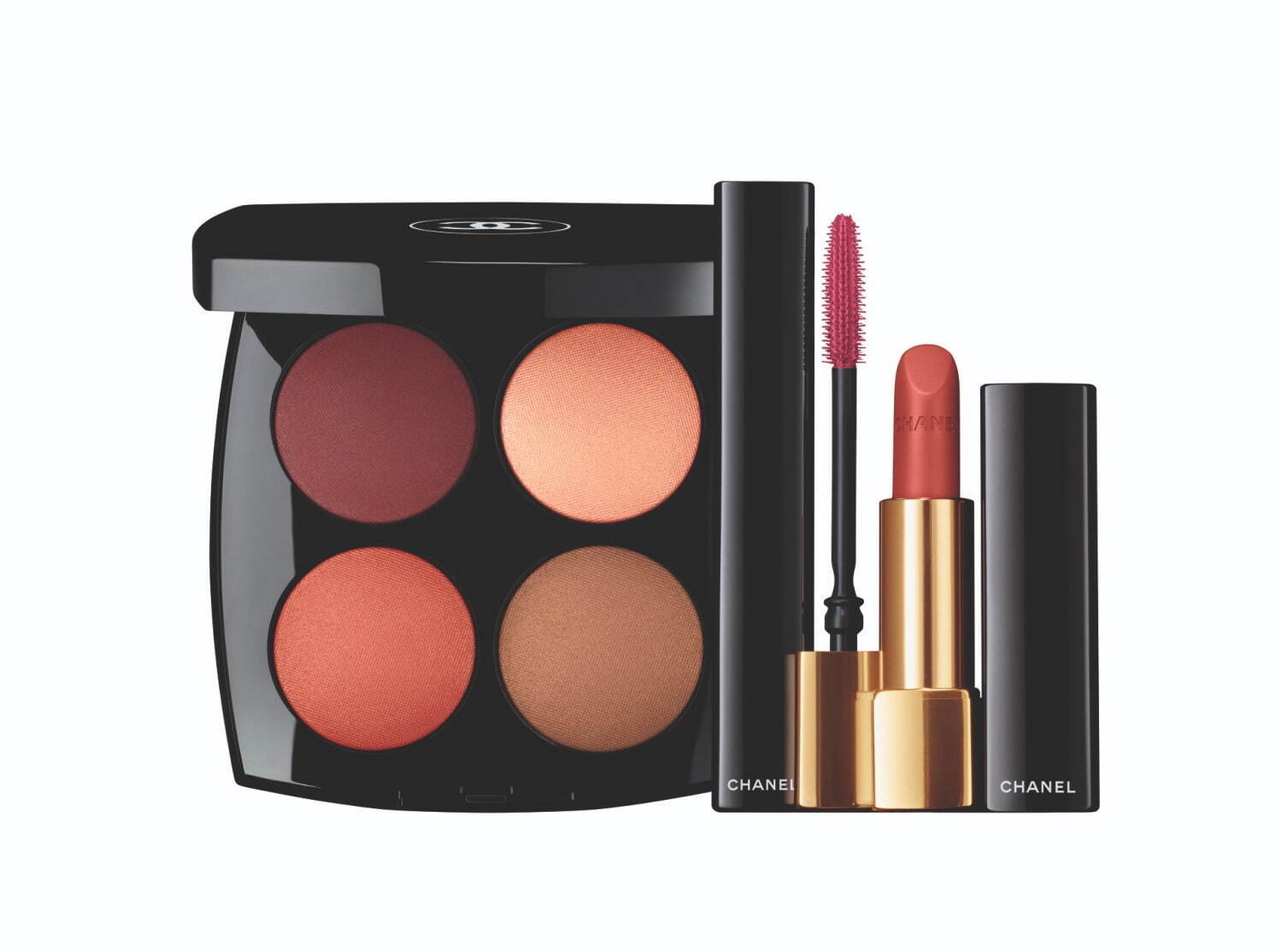 シャネル23年夏コスメは“赤”がキーカラー、4色入りフェイスパレット