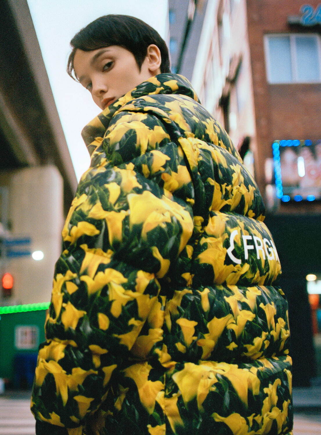 モンクレール × フラグメント、シリアルナンバー入りジャケットや千鳥