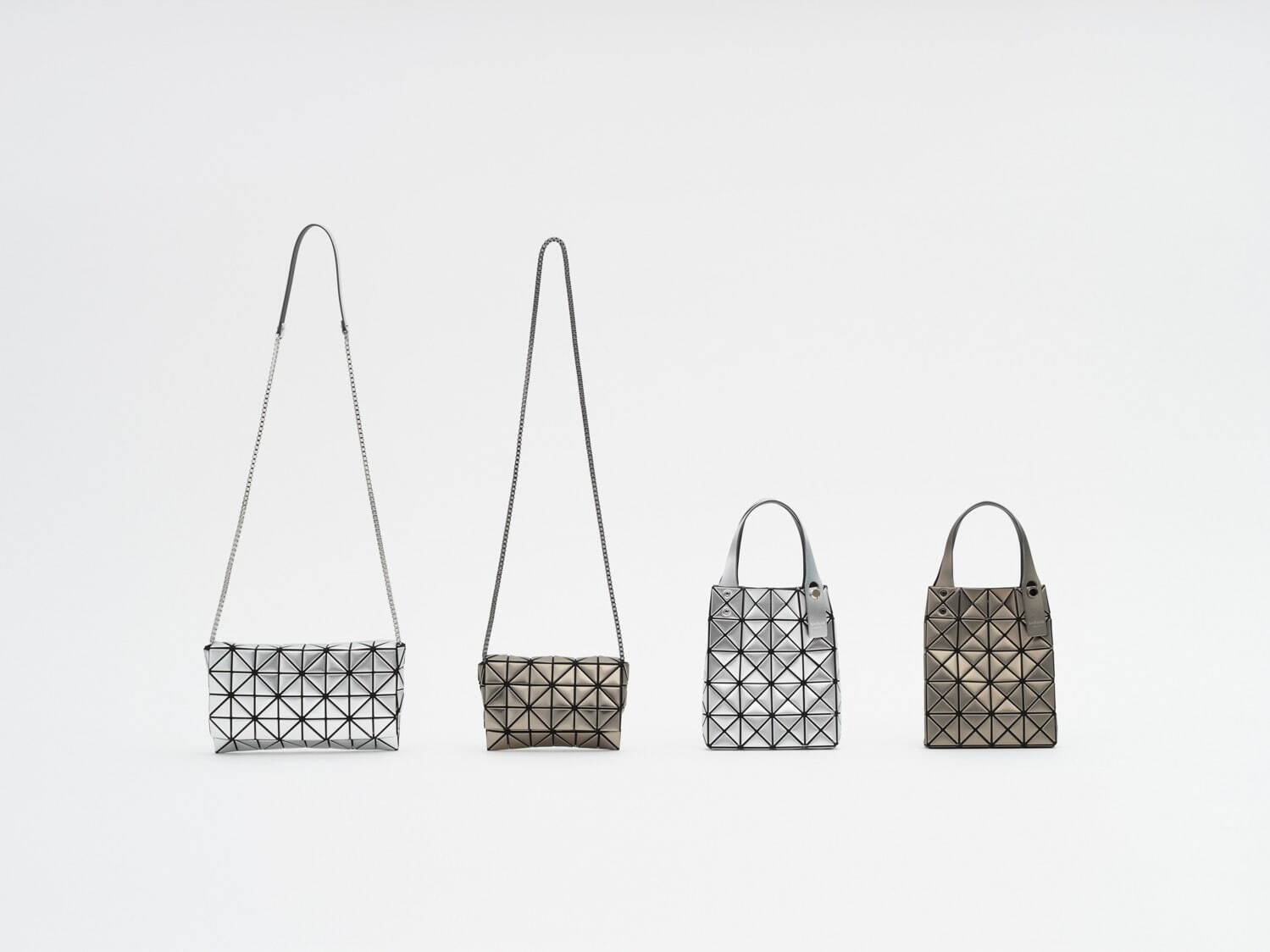 BAO BAO ISSEY MIYAKE新作バッグ、“三角ピース×ストライプ柄”のトート