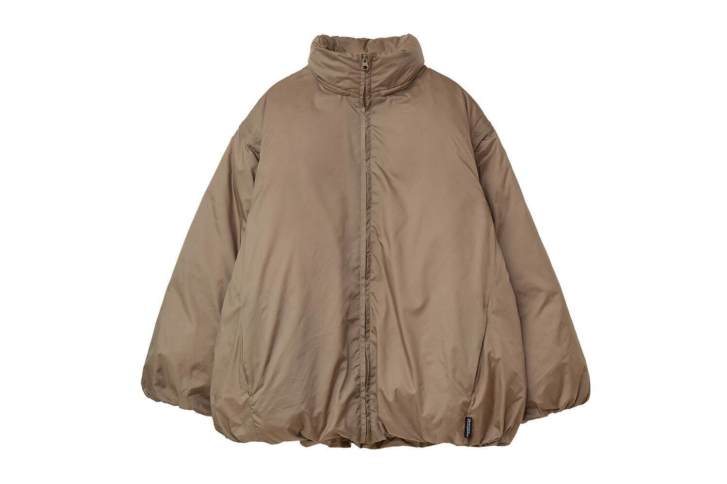 フレイ アイディー×フォックスファイヤー、コクーンシルエットの防風