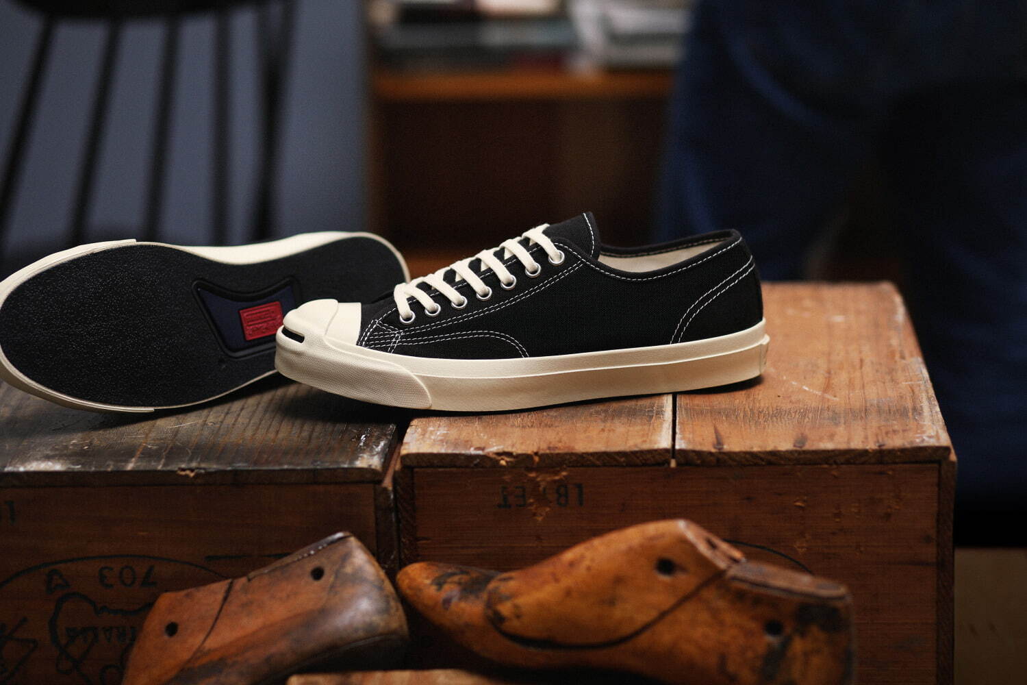 コンバース直営店限定「ジャックパーセル」スニーカー、クラシックな