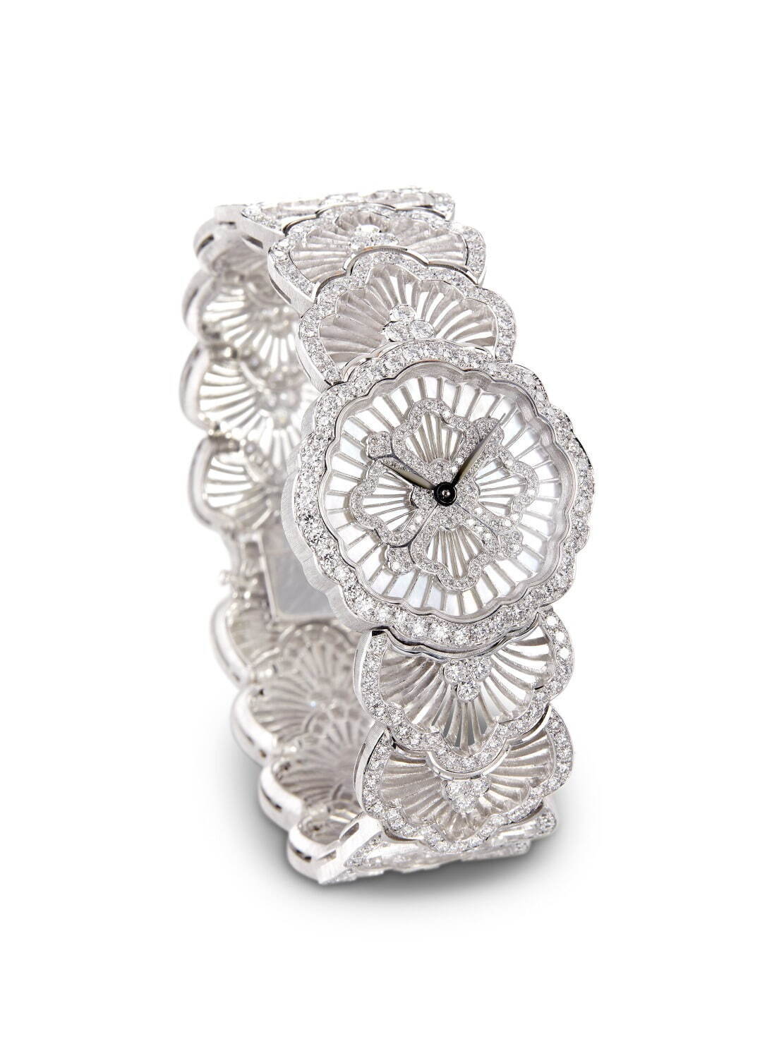 ブチェラッティ新作「チュール ウォッチ」装飾を施したゴールド