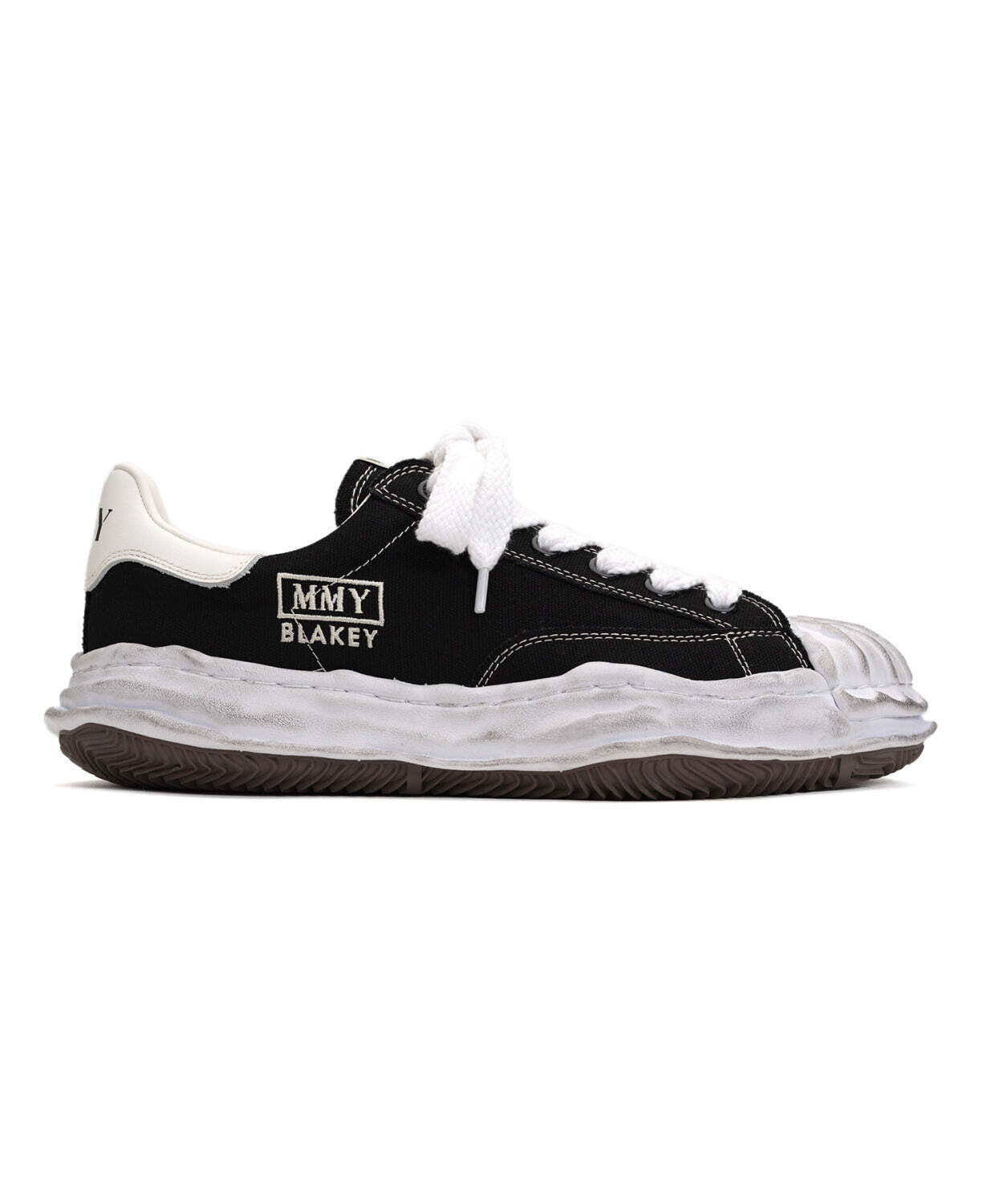 メゾン ミハラヤスヒロ“ユーズド加工”の限定スニーカー「ブレイキー