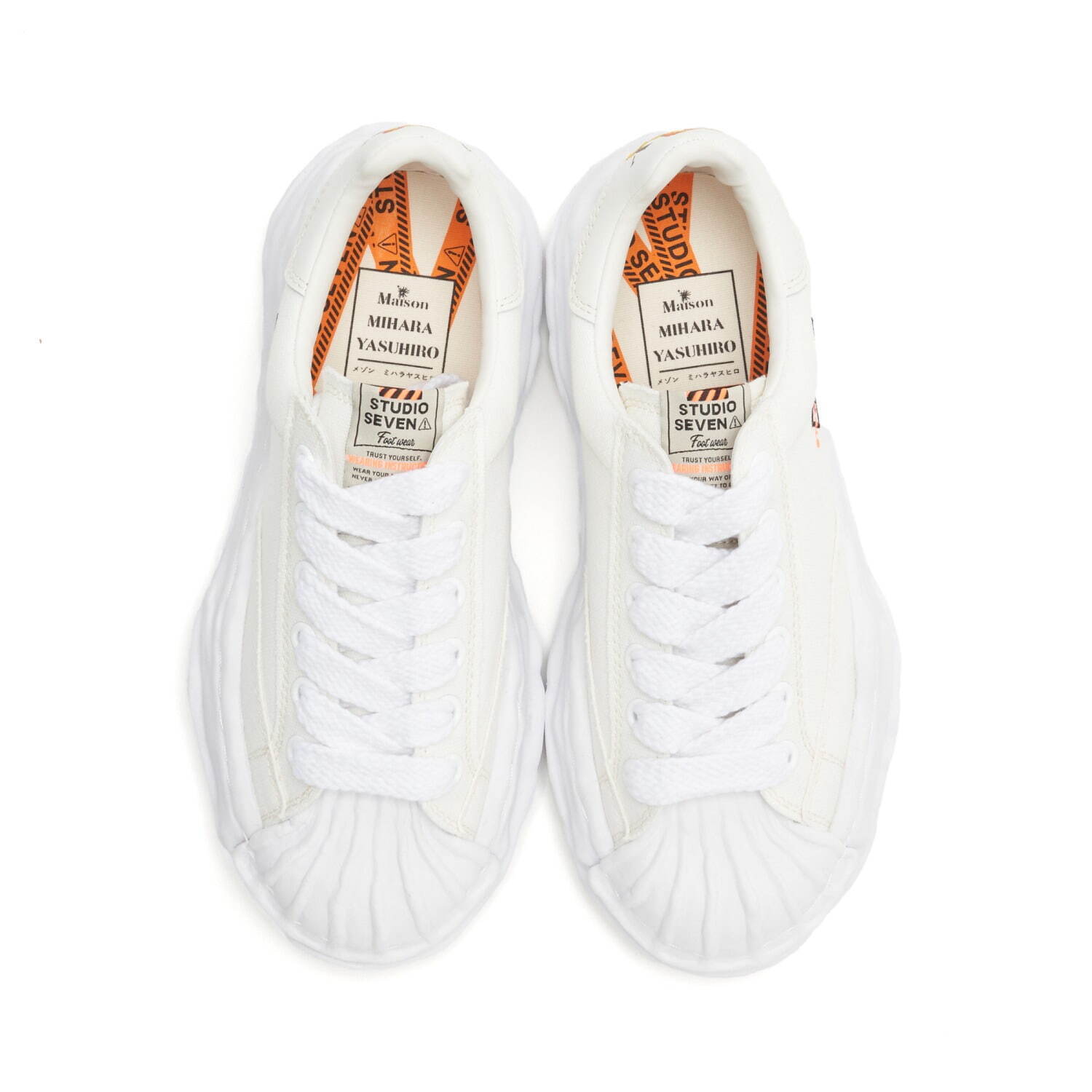 スタジオ セブン×メゾン ミハラヤスヒロのスニーカー「ブレイキー