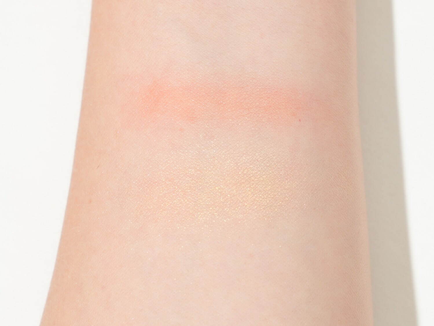 シャネル「空想の庭」24年夏コスメ、“花々の色彩”纏うスティックアイ