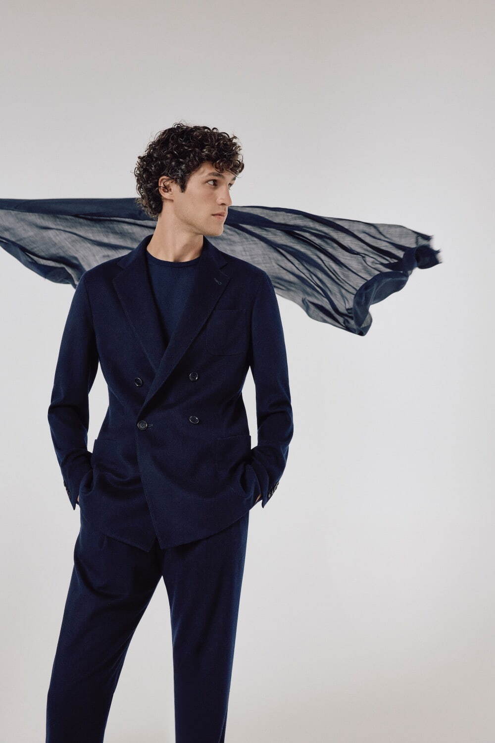 ジョルジオ アルマーニ“神の繊維”ビキューナを用いたメンズウェア