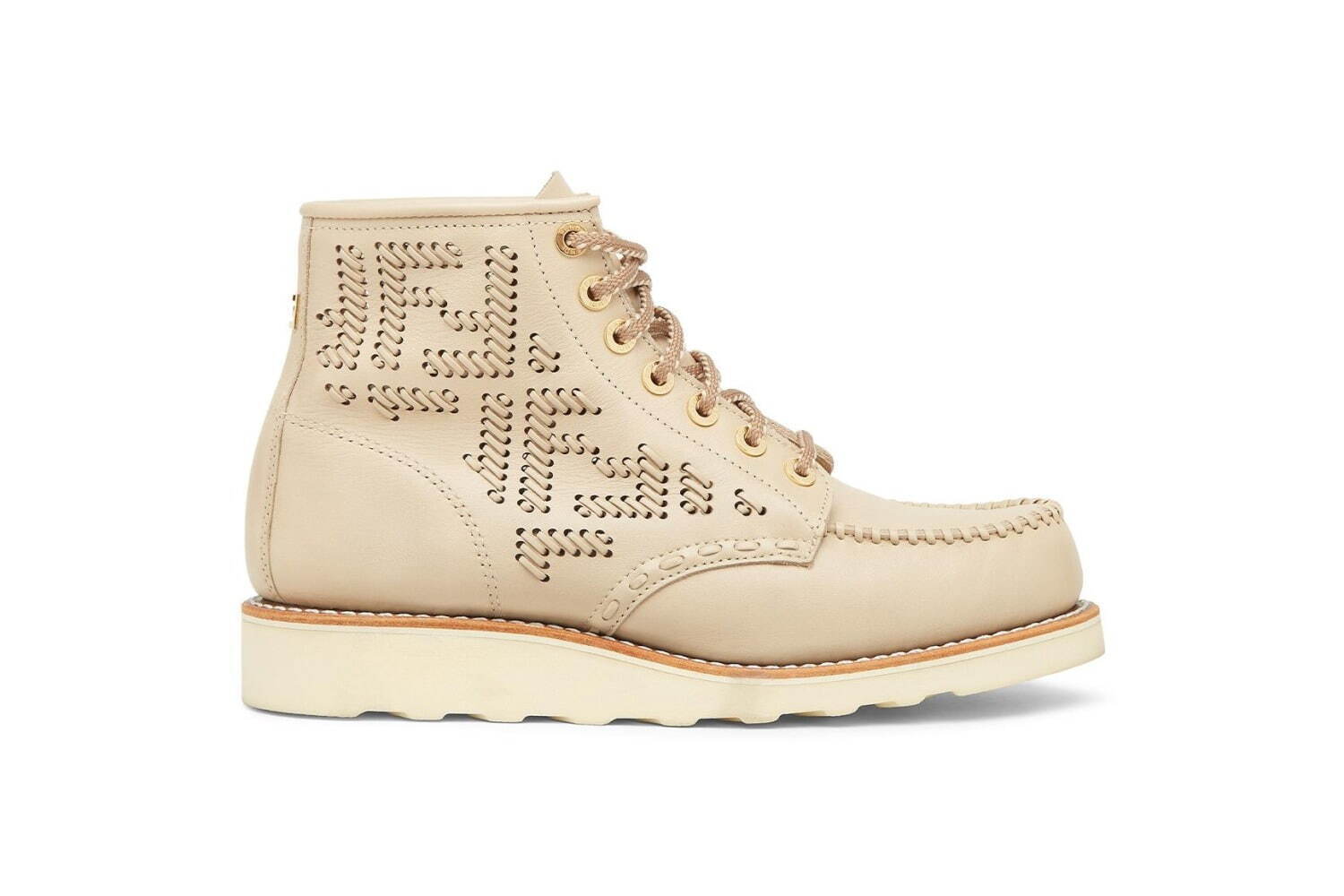 フェンディ×レッドウィングのウィメンズワークブーツ、最高級牛革に