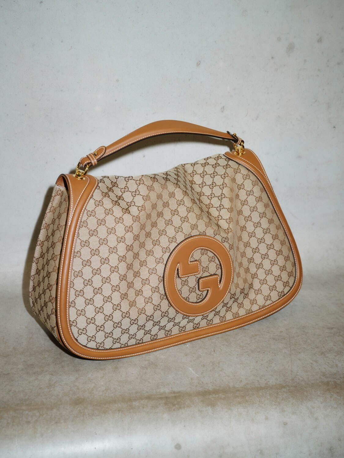 グッチ“G”の文字が重なる「グッチ ブロンディ」バッグ、最高品質レザー