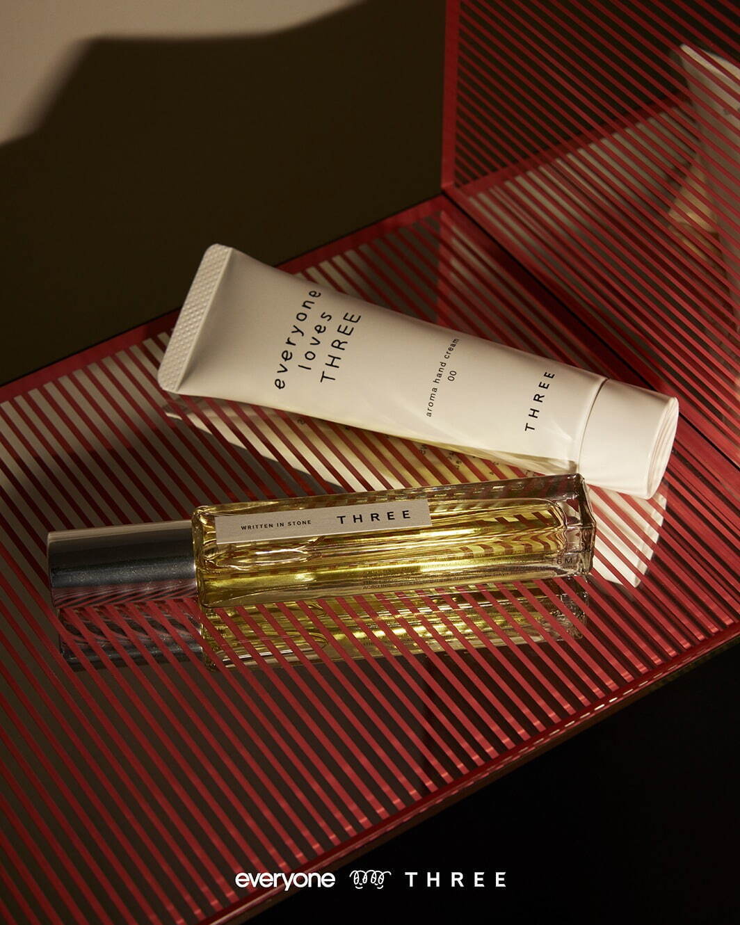THREE×エブリワンのポーチ入りキット、“石”着想のオードトワレ＆アロマ