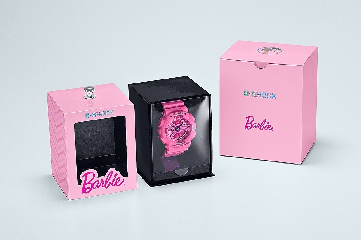 G-SHOCK「バービー」腕時計、ハートモチーフの小針やロゴを配した