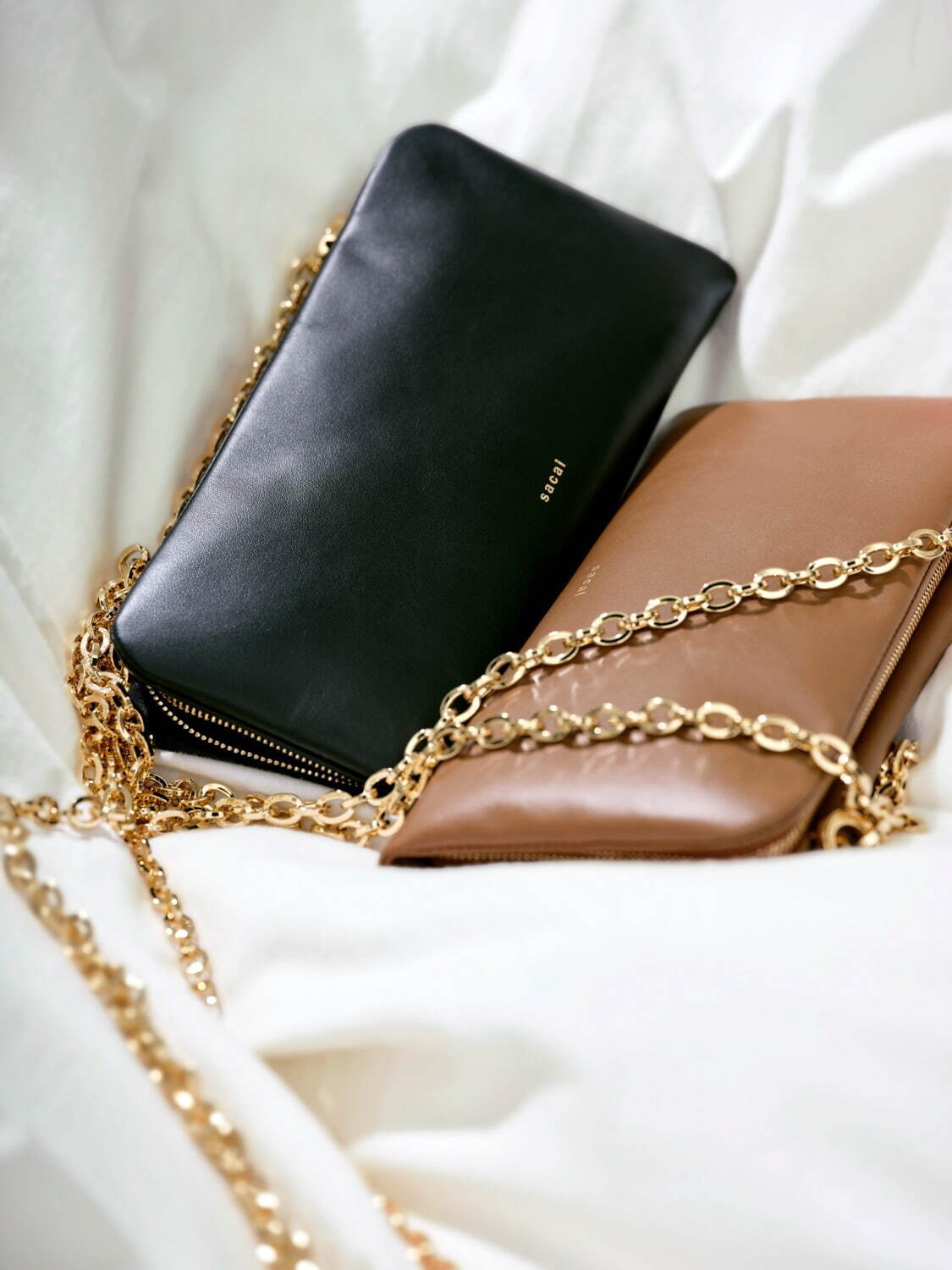 sacai25年春夏“ふっくら軽い”パデッドレザーバッグ＆チェーン付き3WAY