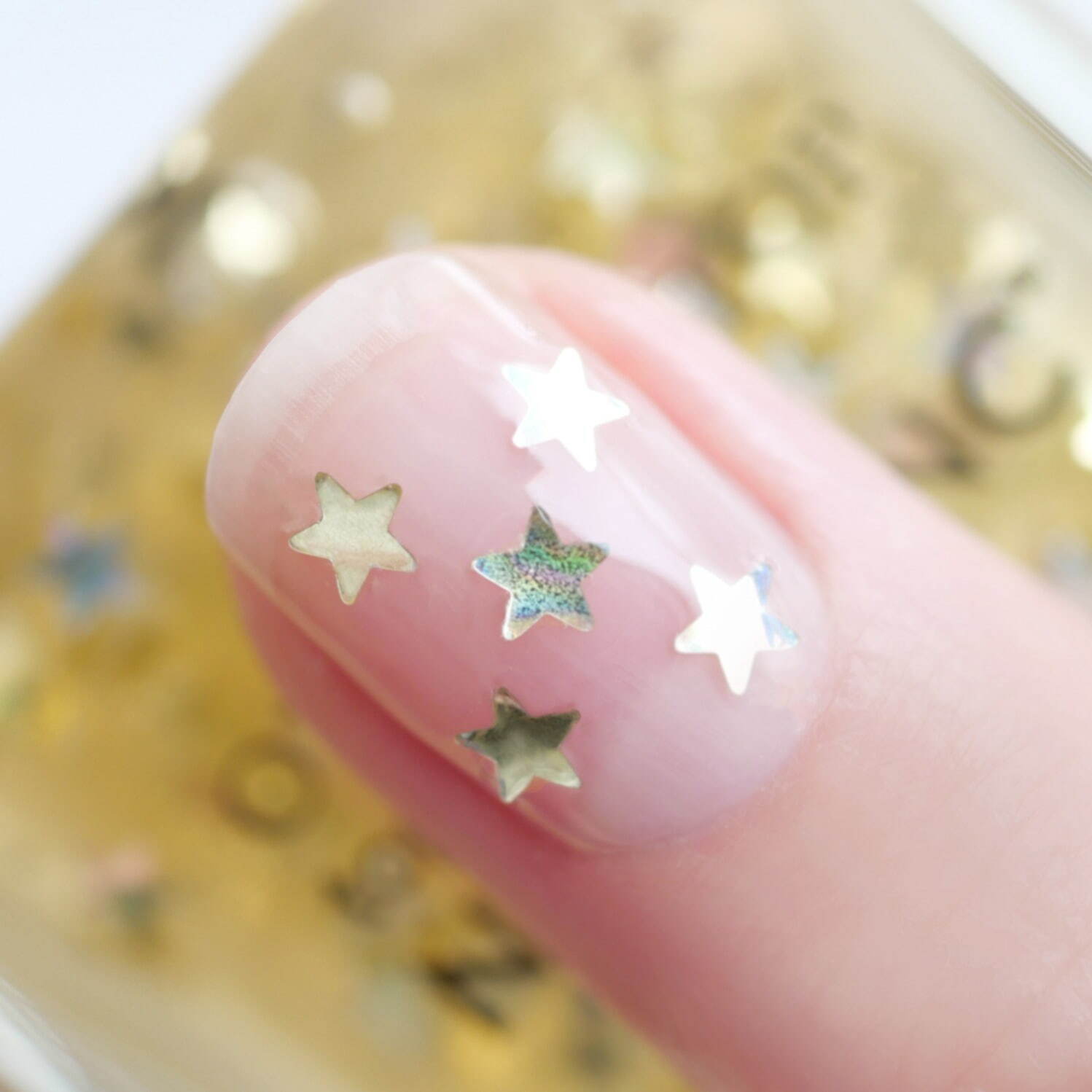 ネイルズ インク24年冬ネイル、“ハートや星型”ざっくりホログラムが