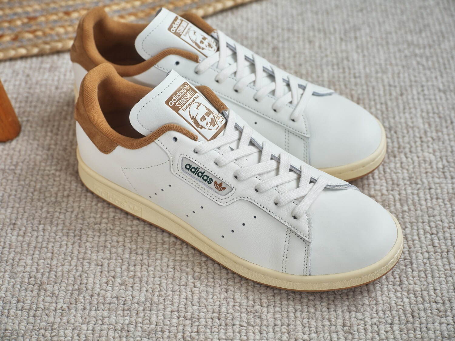 アディダス オリジナルス「スタンスミス」スニーカー“80年代風