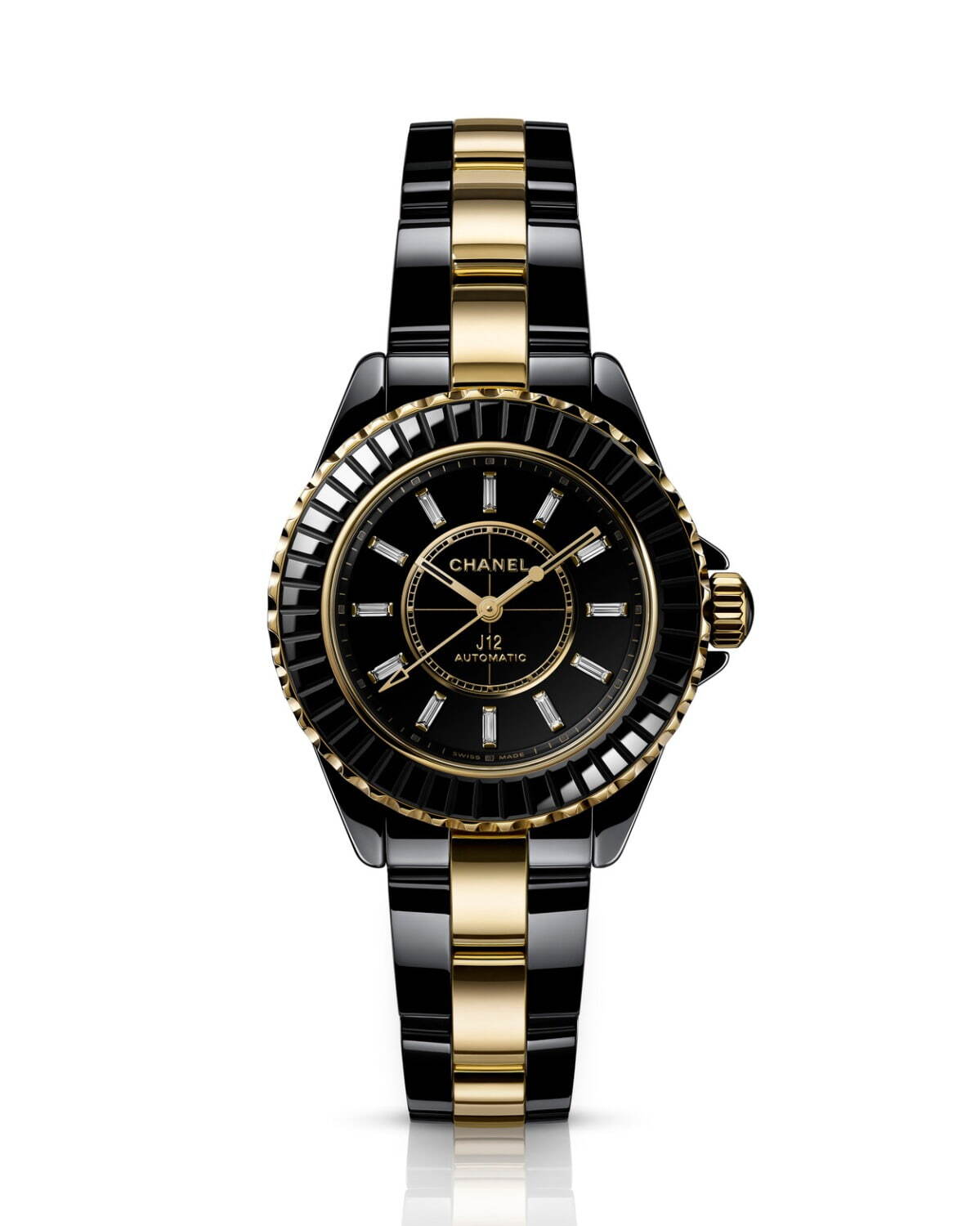 シャネルの腕時計「J12」長方形カットのベゼル＆イエローゴールド