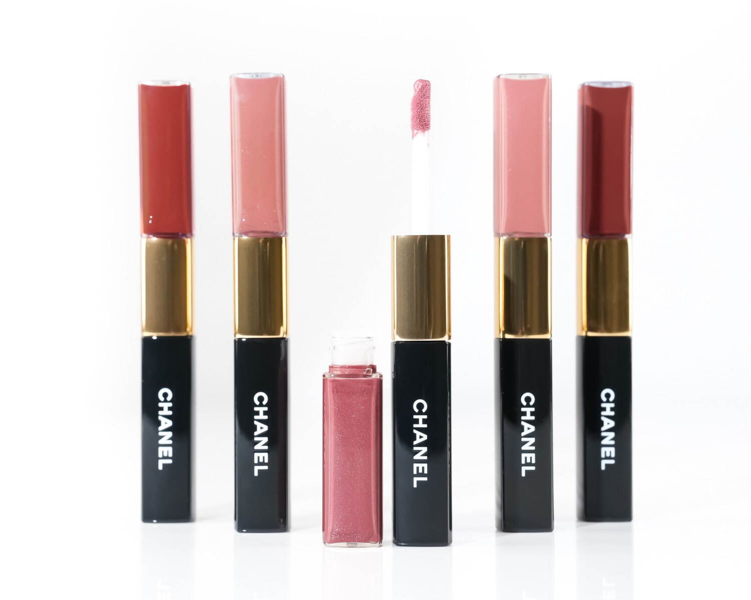 シャネル“最強に落ちにくい”2in1リップ全店発売スタート、透明グロスを