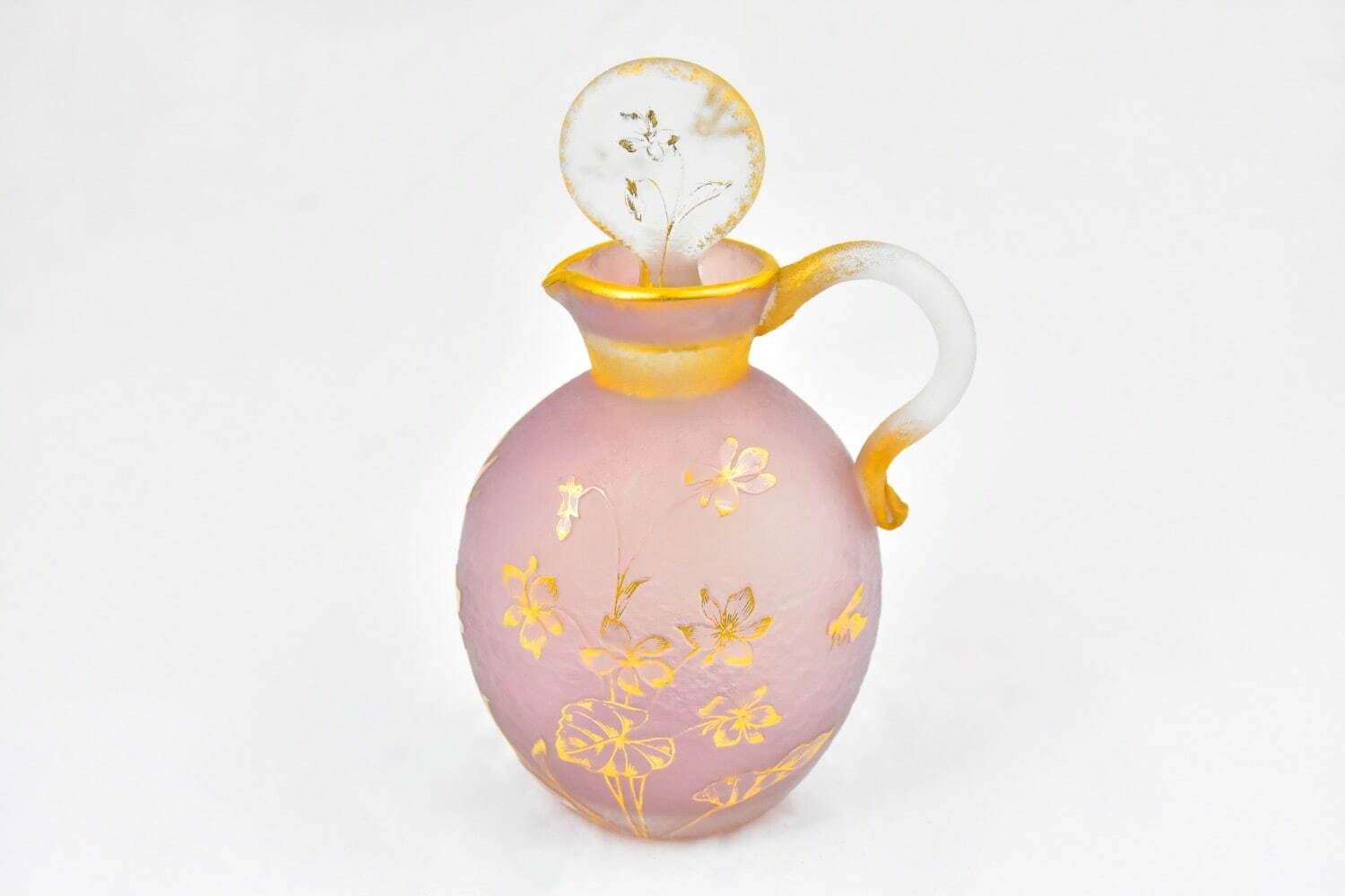 アール・ヌーヴォーのガラス作品と花々が競演、伊豆・ニューヨーク