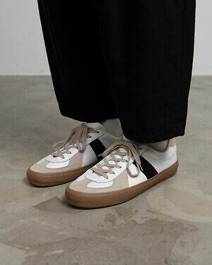 グラフペーパー×リプロダクションオブファウンドのスニーカー、”上質