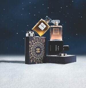 シャネル2025年クリスマスコフレ“星空のきらめき”パール入りボディ