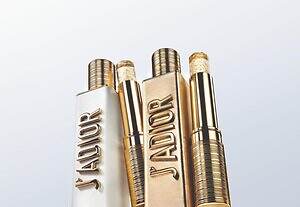 ディオール2025年冬コスメ“夢の花の香り”「ジャドール」がラメ入り