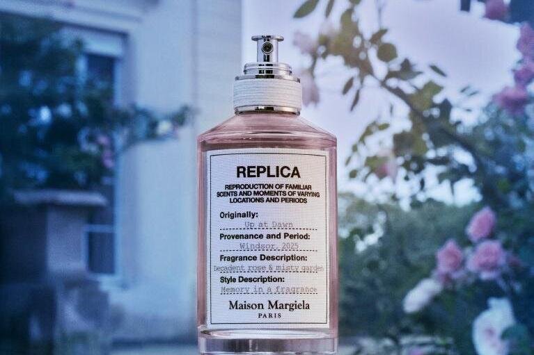 ジバンシイの新香水「ダリア ディヴァン ヌード オーデパルファム