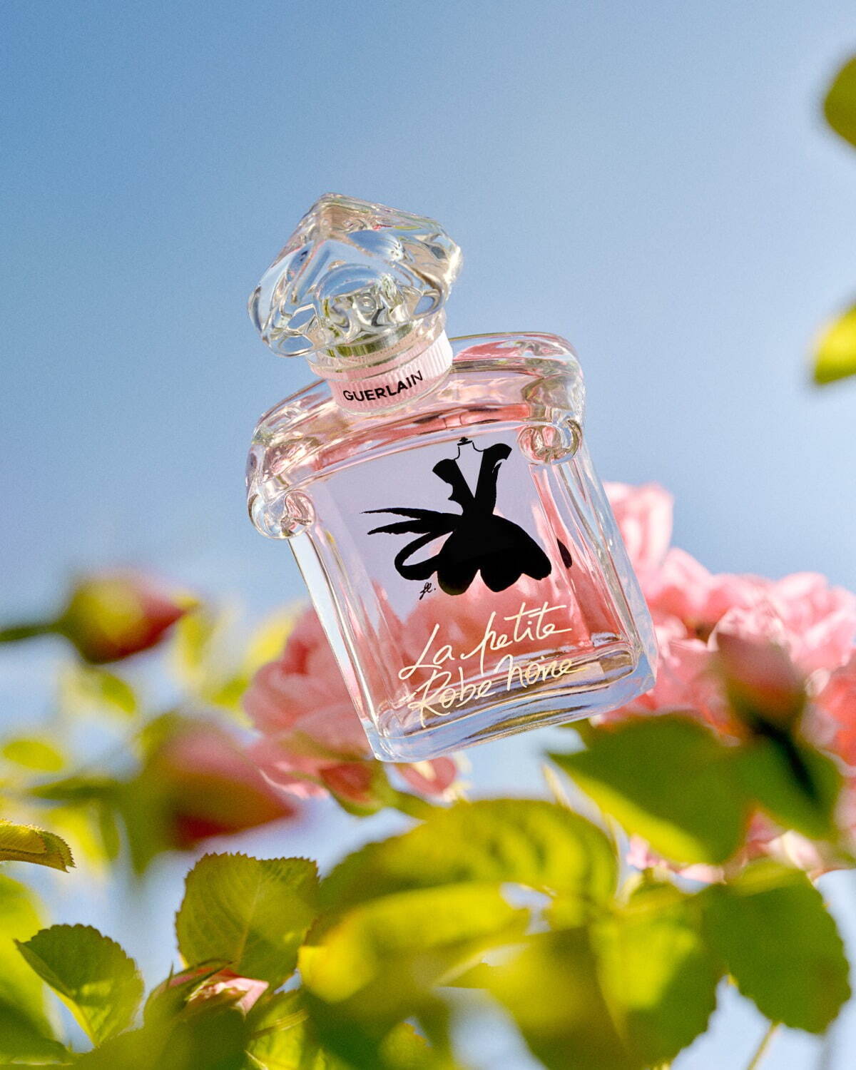 ゲラン25年春フレグランス「ラ プティット ローブ ノワール 」ローズ