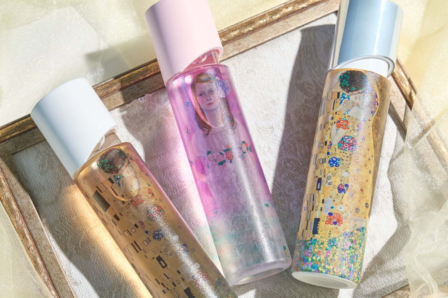 オルビス「ハローキティ」デザインの化粧水つめかえボトル、りんご