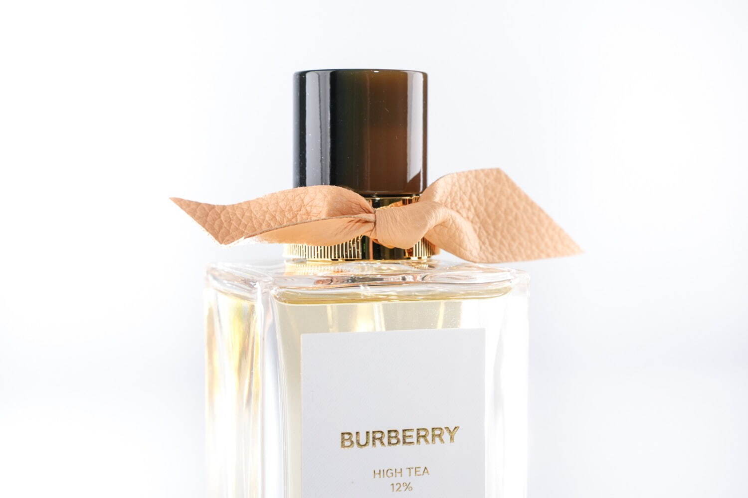 バーバリー シグネチャー」高級フレグランスコレクション誕生