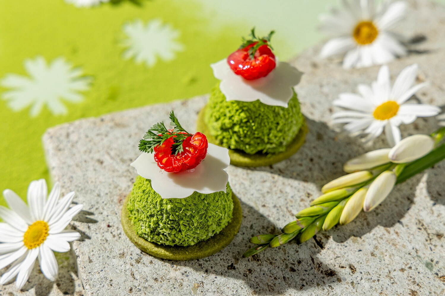 コンラッド東京“新緑の日本庭園”着想「抹茶アフタヌーンティー」アール