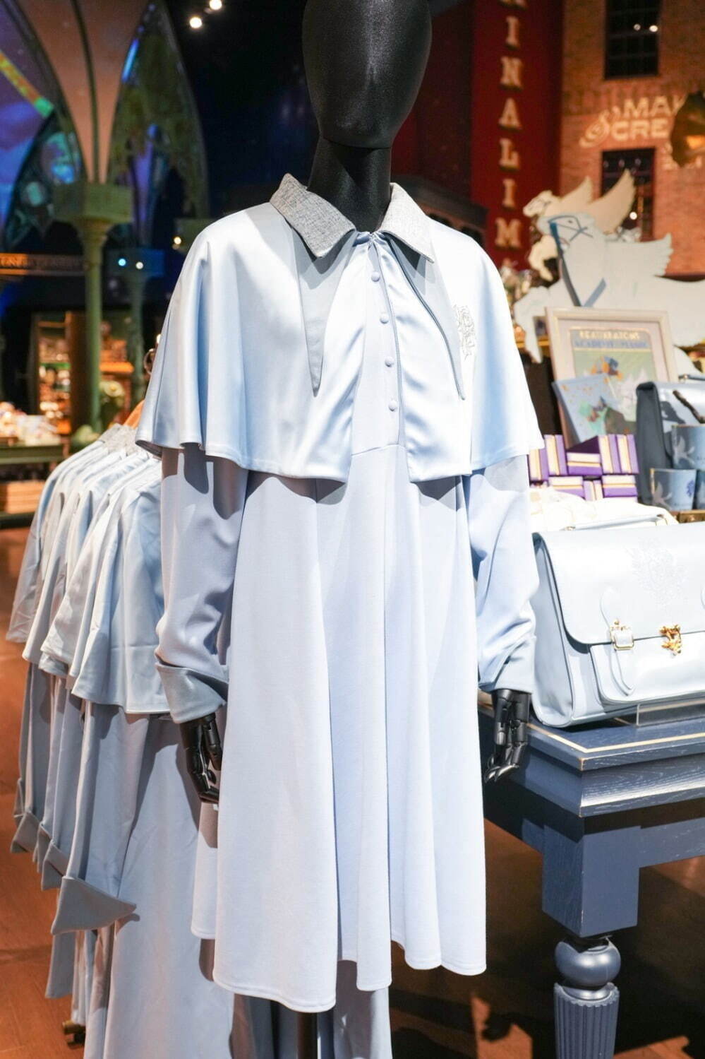 ハリー・ポッター「炎のゴブレット」“ボーバトン”グッズ、ベビーブルー