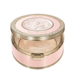 ミラノコレクション“1年に1度”「女神」のフェースパウダー、宝箱のよう