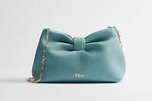 ペンハリガン「エリザベサン ローズ オードパルファム」威厳と繊細さを