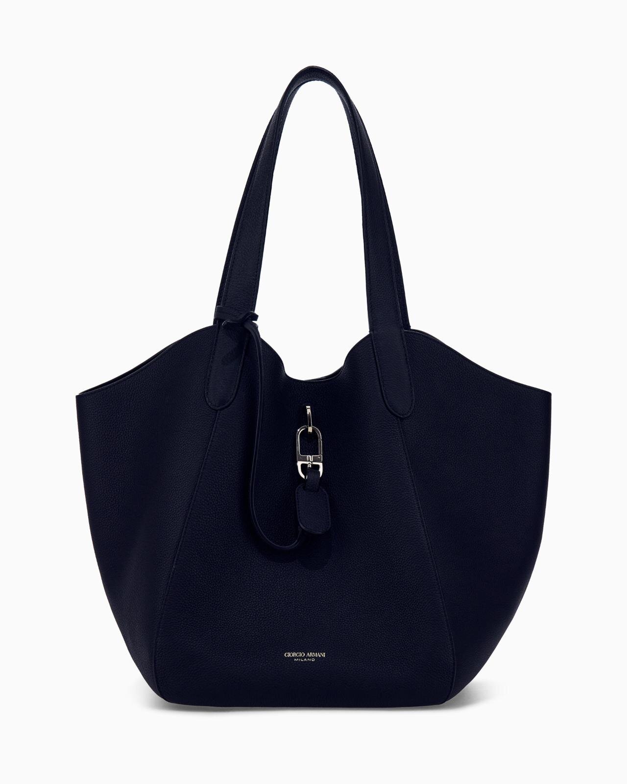 ジョルジオ アルマーニのウィメンズバッグ、“台形フォルム×しなやか