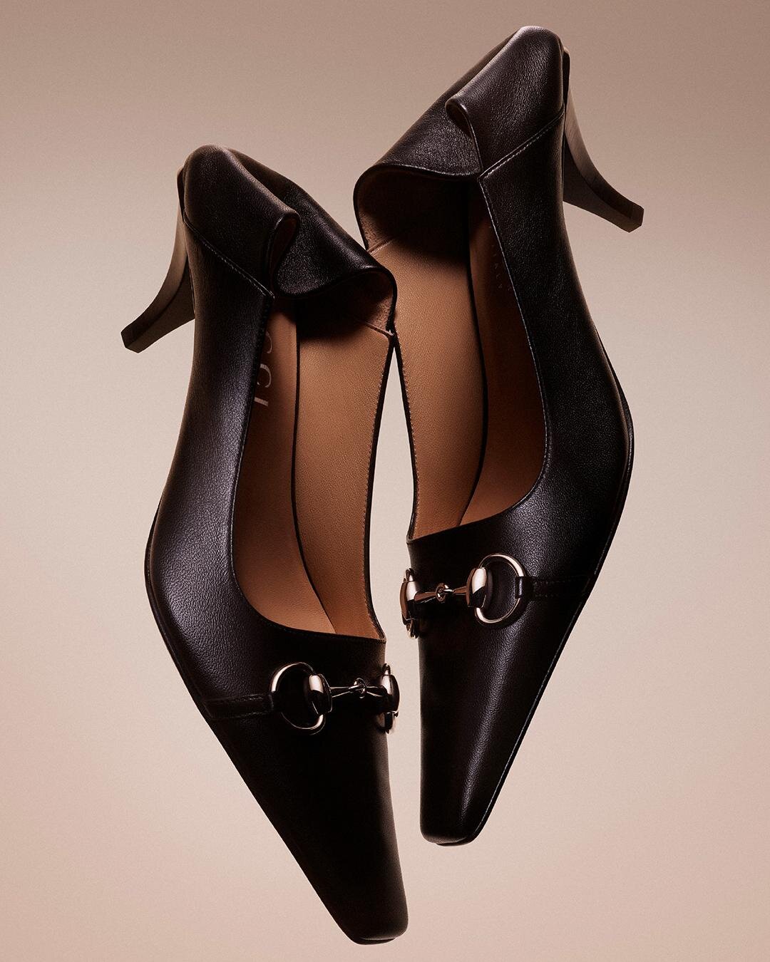 グッチのヴィンテージ風「バンブー」バッグ＆“かかとを踏んで履ける