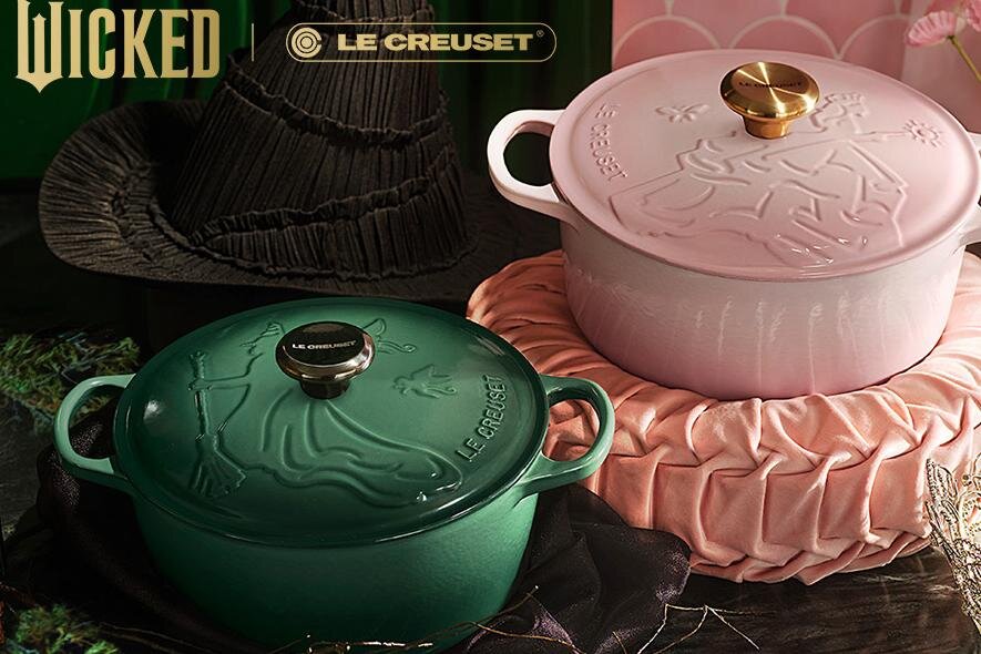 ル・クルーゼのクリスマスに向けた限定キッチンウェア、フラワー型