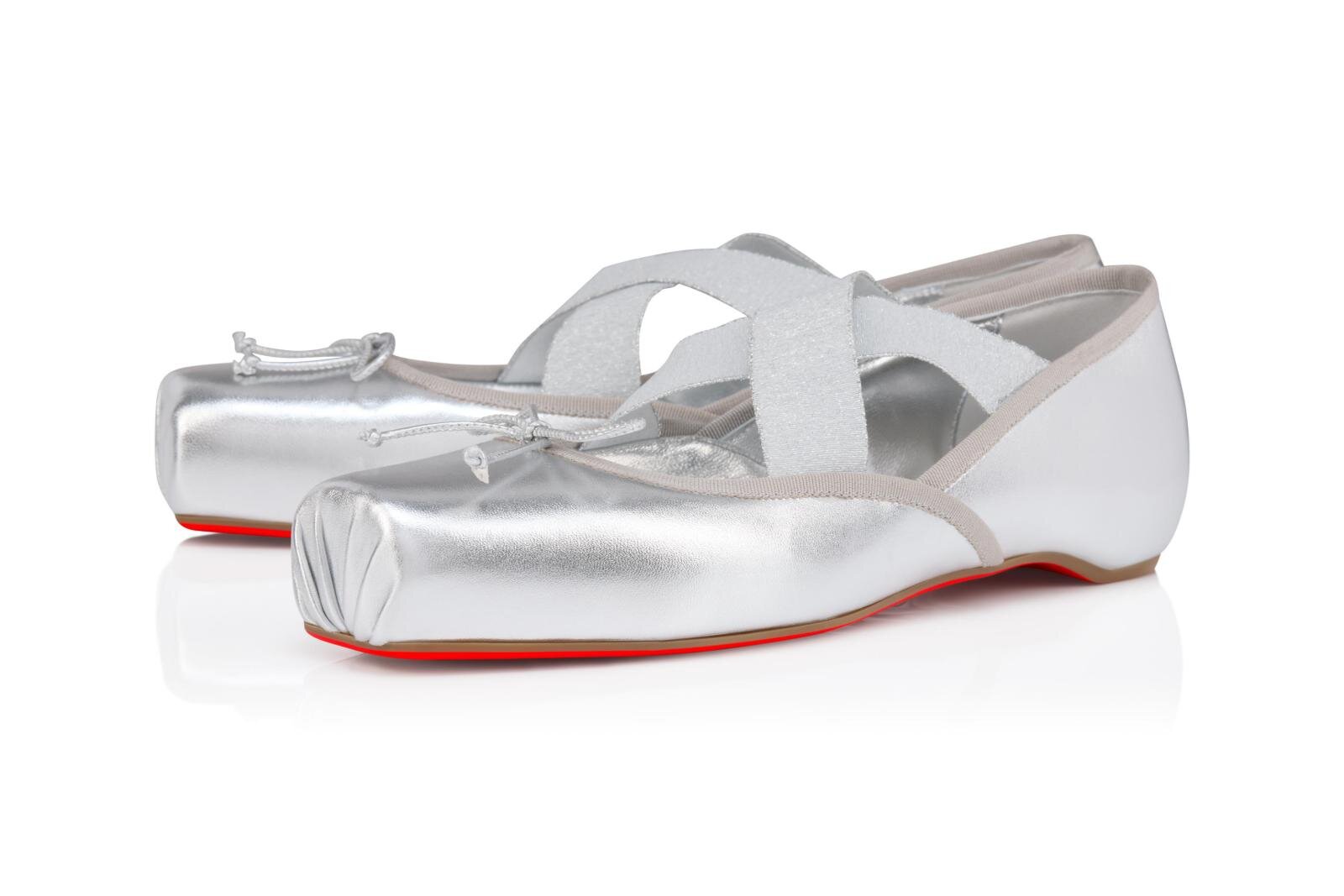 クリスチャン ルブタン“シルバーレザー”煌めくバレエシューズ