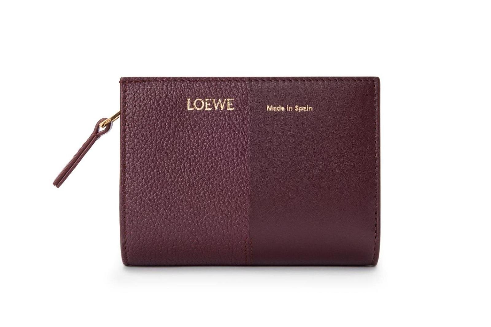 A.P.C. ボーリングバッグ」大胆ブランドロゴ入り新作ボストンバッグ