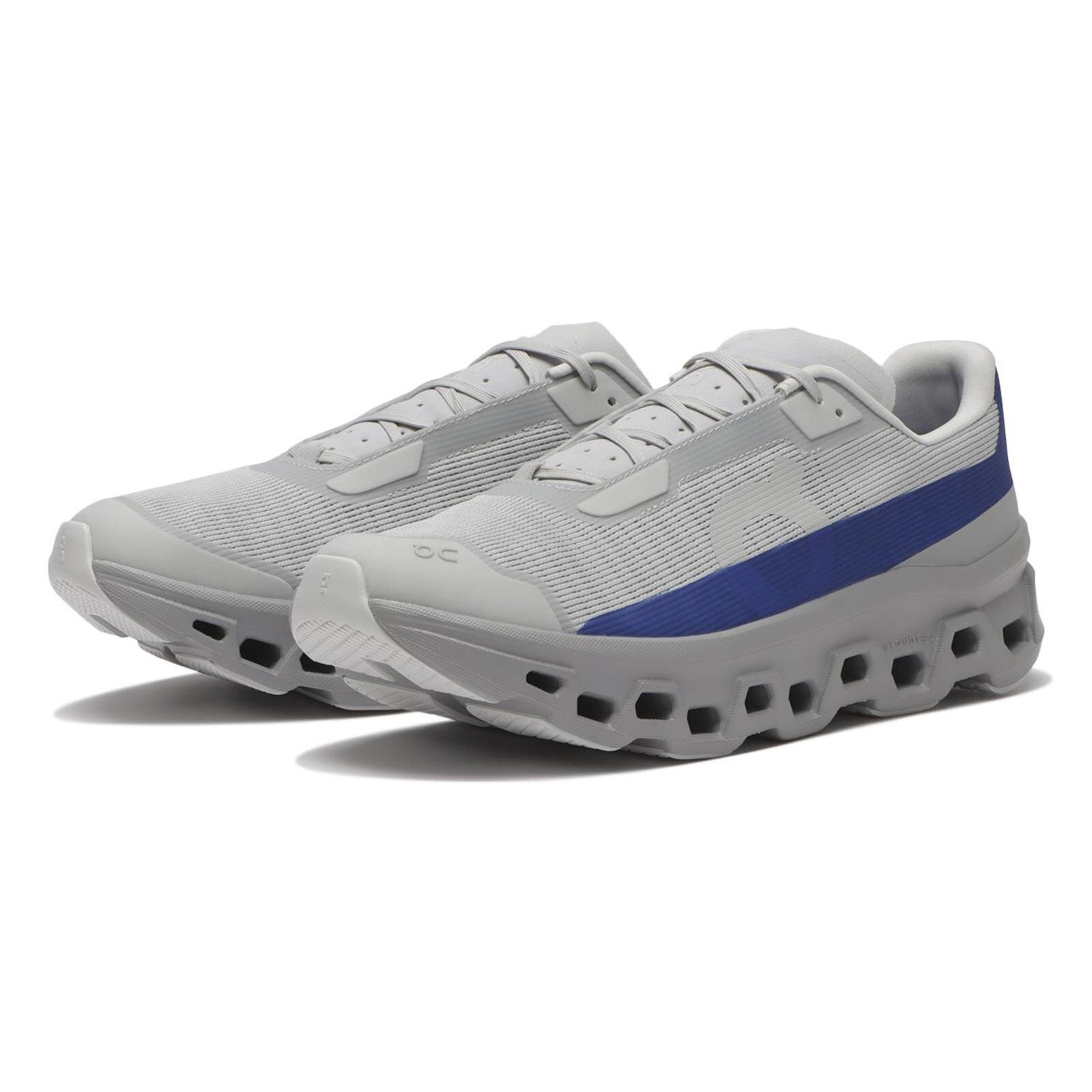 オンのスニーカー「クラウドモンスター ヴォイド」クリーンな限定色