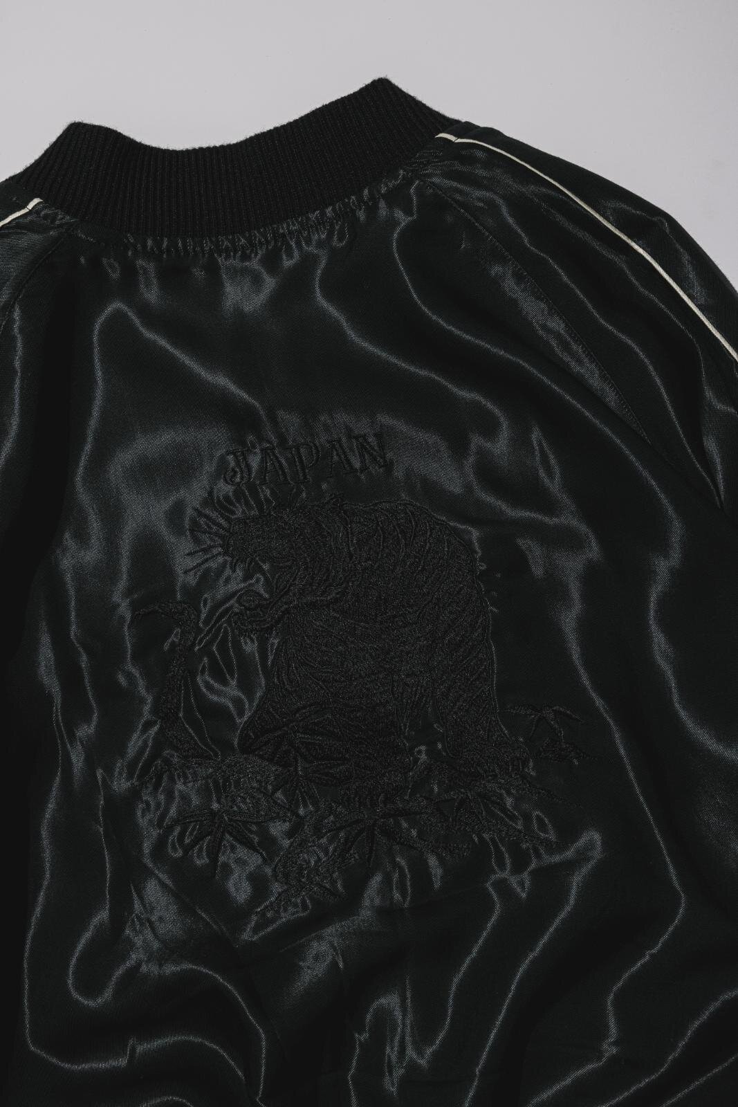 テーラー東洋×ビームス ボーイのスカジャン、背中の“虎”刺繍を50％縮小