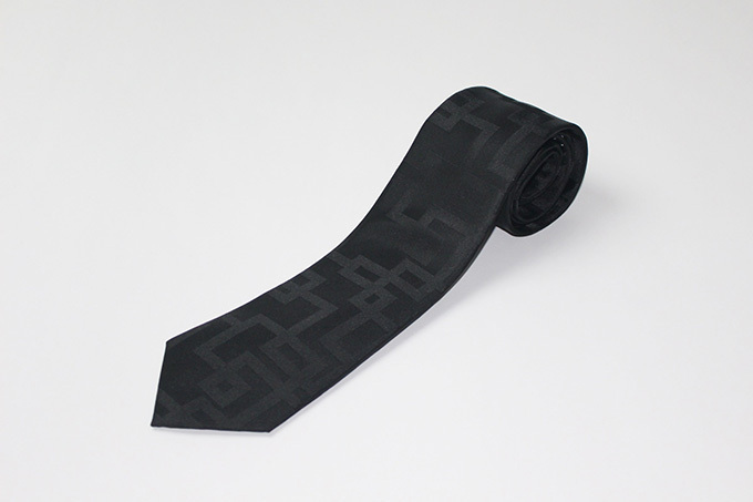 写真6/6｜布袋寅泰×タケオキクチ、“ギタリズム柄”のリバーシブルMA-1や