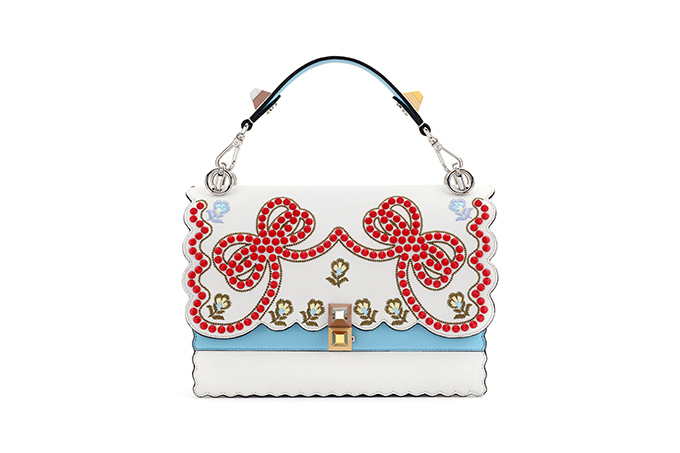 フェンディ17年春夏より新作バッグ「キャナイ」を発表 - リボンや花柄