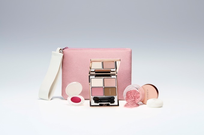 SUQQU”雪の結晶”をイメージしたクリスマス メイクアップ、限定アイ