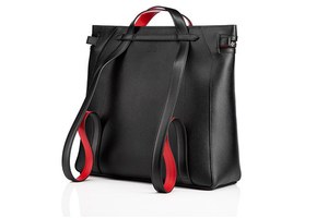 クリスチャン ルブタンの新作メンズバッグ「Cabado」トートバッグと