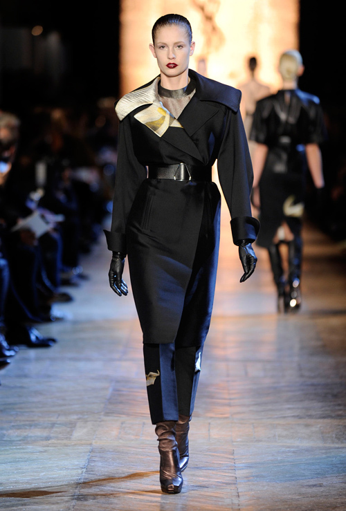 写真12/35｜イヴ・サンローラン(Yves Saint Laurent) 2012-13年秋冬