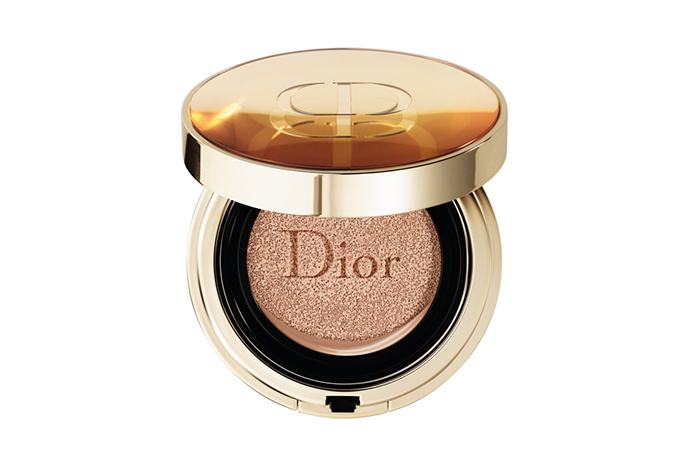 ディオール史上最も贅沢なクッション ファンデーション、バラの花びら
